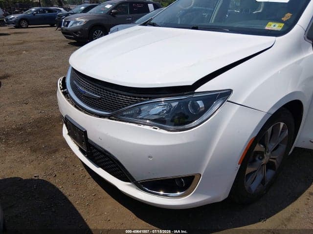 2019 CHRYSLER PACIFICA LIMITED 6