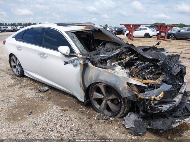 2018 HONDA ACCORD TOURING 1