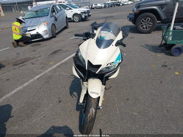 2024 YAMAHA YZFR3 A 5