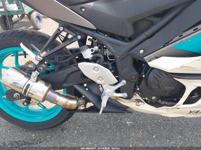 2024 YAMAHA YZFR3 A 9