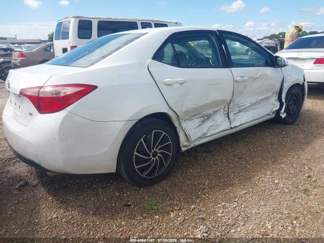 2017 TOYOTA COROLLA LE 4