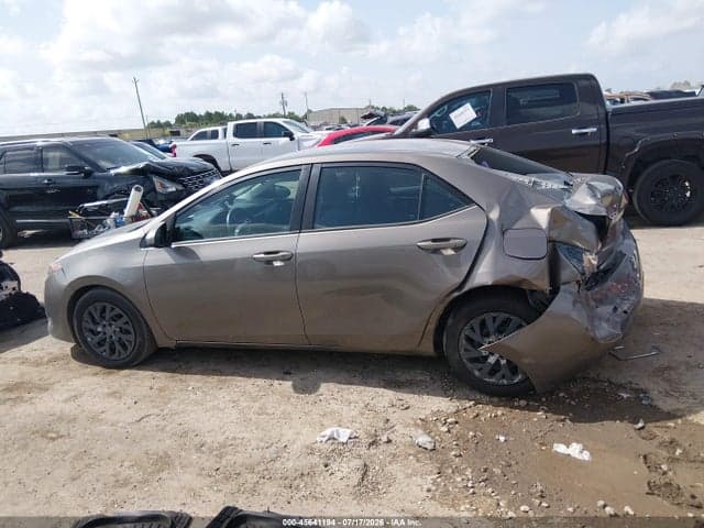 2017 TOYOTA COROLLA LE 14