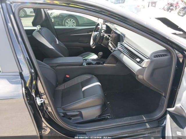 2026 TOYOTA CAMRY SE 5