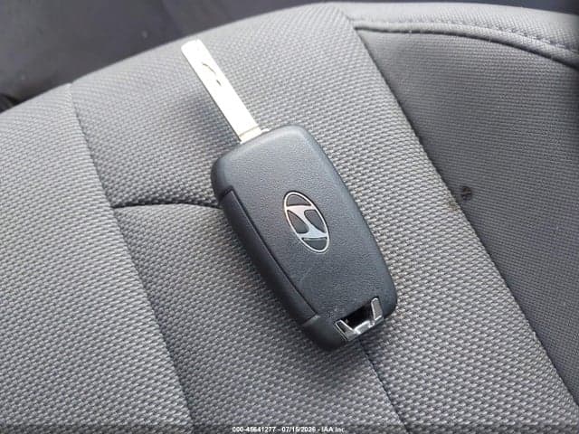 2025 HYUNDAI ELANTRA SE 11