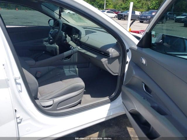 2025 HYUNDAI ELANTRA SE 5