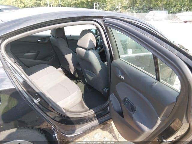 2017 CHEVROLET CRUZE LT AUTO 8