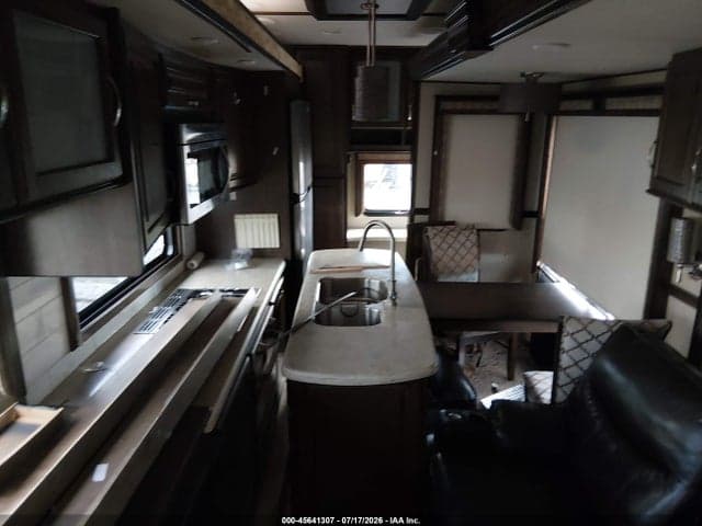 2018 GRAND DESIGN RECREAT SOLITUDE SERIES M-34 15