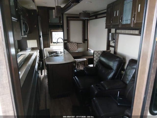 2018 GRAND DESIGN RECREAT SOLITUDE SERIES M-34 5