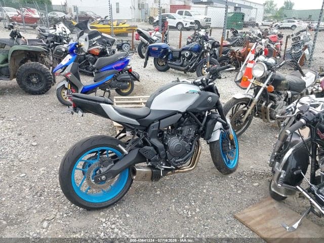2025 YAMAHA MTN690 4