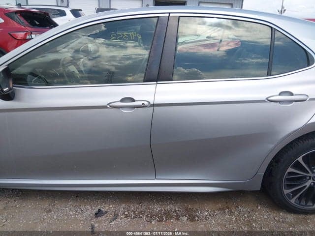2018 TOYOTA CAMRY SE 15