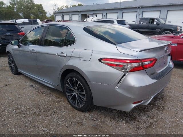 2018 TOYOTA CAMRY SE 3
