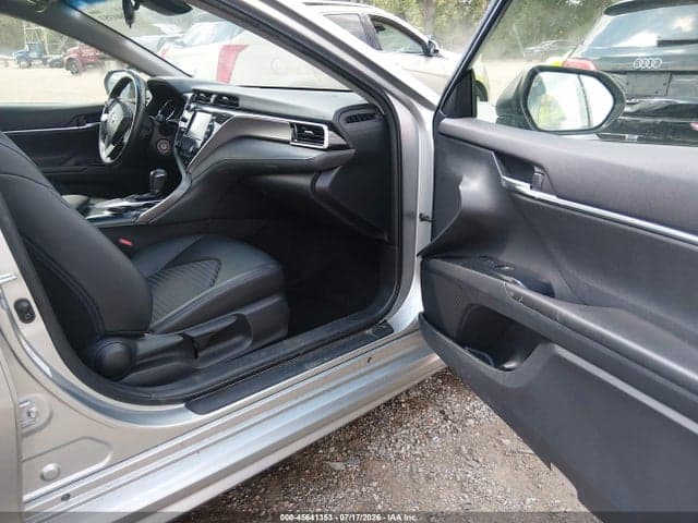 2018 TOYOTA CAMRY SE 5