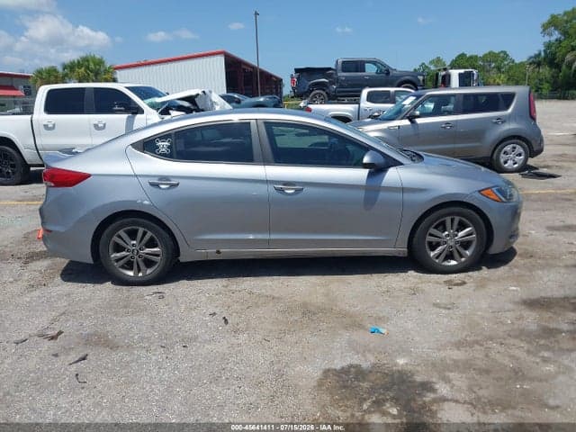2017 HYUNDAI ELANTRA SE 13
