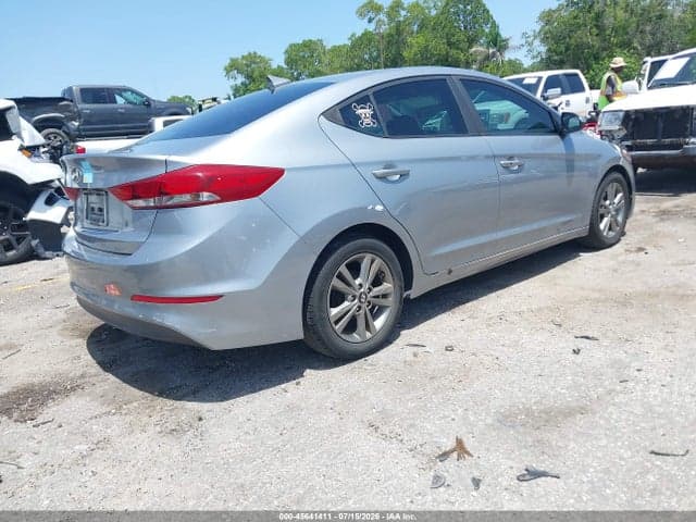 2017 HYUNDAI ELANTRA SE 4