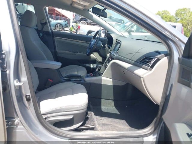 2017 HYUNDAI ELANTRA SE 5