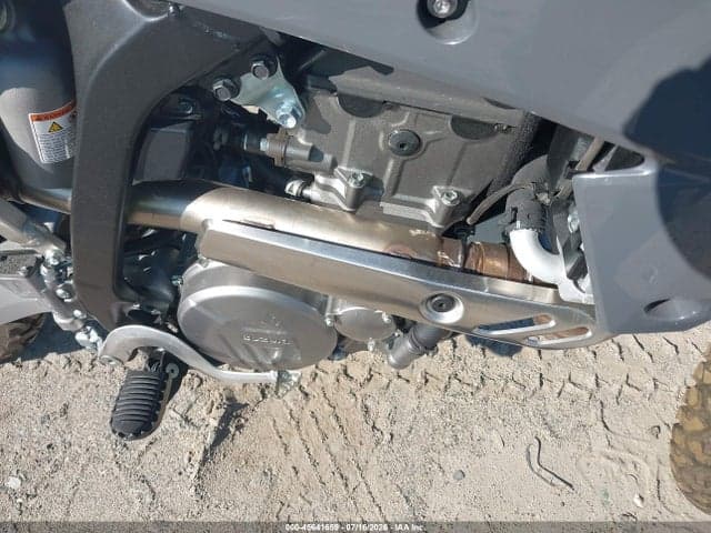 2025 SUZUKI DR-Z400 S 8