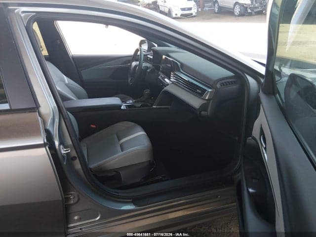 2026 TOYOTA CAMRY SE 5
