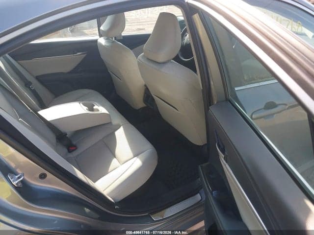 2025 TOYOTA CAMRY XLE 8
