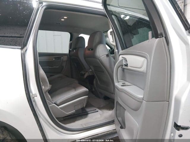 2016 CHEVROLET TRAVERSE LS 8