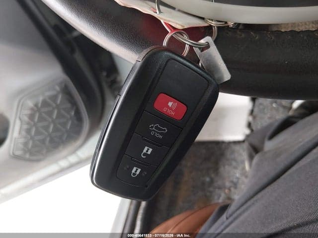 2022 TOYOTA RAV4 HYBRID XLE 11