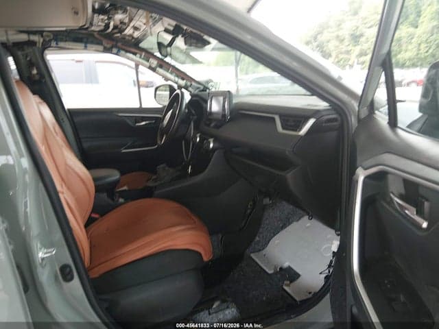 2022 TOYOTA RAV4 HYBRID XLE 5