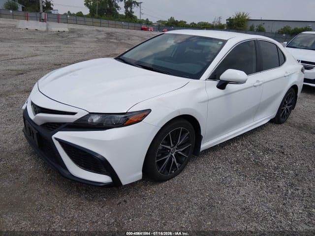 2022 TOYOTA CAMRY SE AWD 2