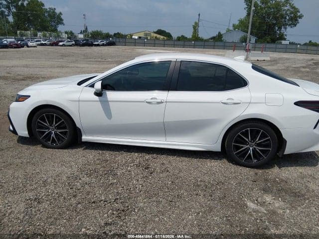 2022 TOYOTA CAMRY SE AWD 14