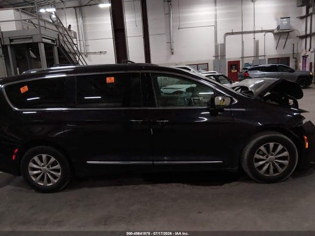 2018 CHRYSLER PACIFICA TOURING L 12