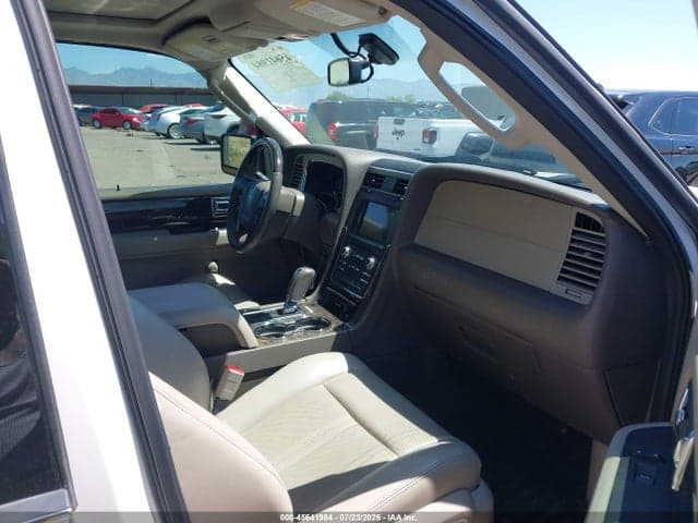 2017 LINCOLN NAVIGATOR SELECT 5