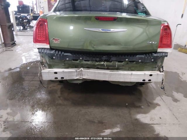 2018 CHRYSLER 300 LIMITED 6