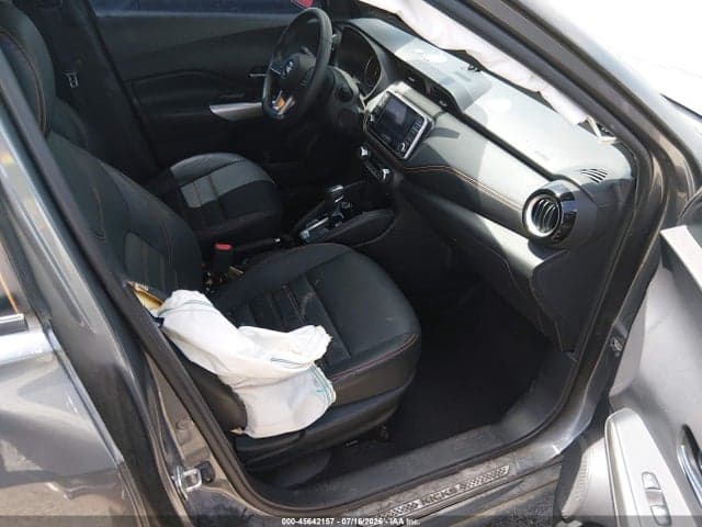 2019 NISSAN KICKS SR 5