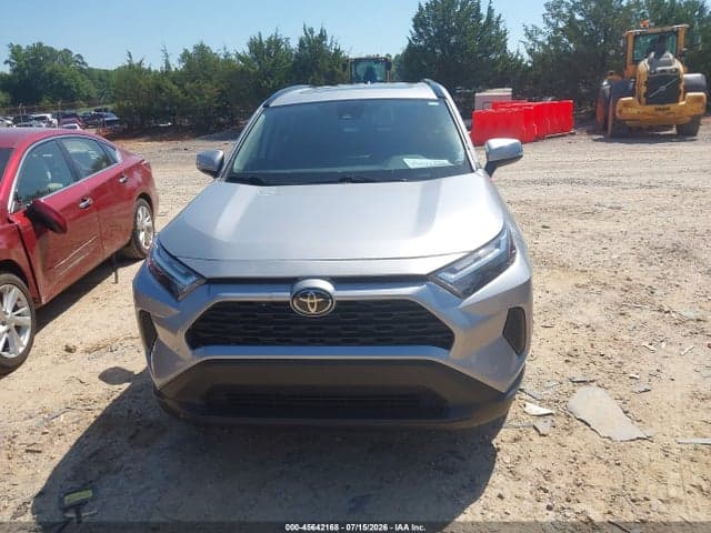 2025 TOYOTA RAV4 XLE 12