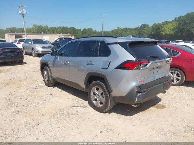 2025 TOYOTA RAV4 XLE 3