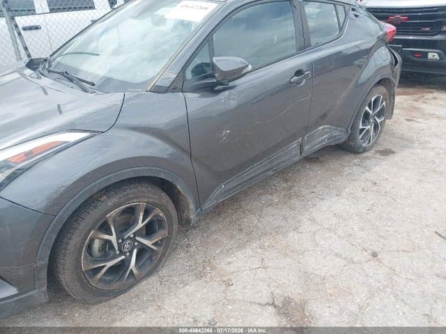 2018 TOYOTA C-HR XLE PREMIUM 17