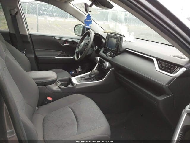 2021 TOYOTA RAV4 HYBRID XLE 5