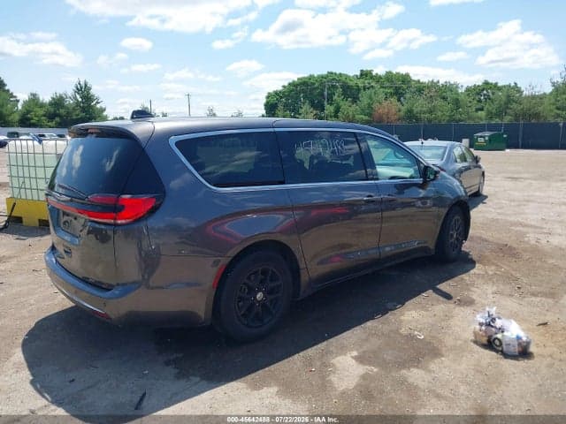 2023 CHRYSLER PACIFICA TOURING L 4