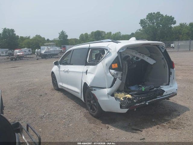 2020 CHRYSLER PACIFICA TOURING L 3