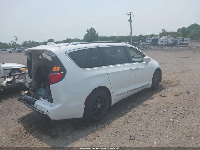 2020 CHRYSLER PACIFICA TOURING L 4