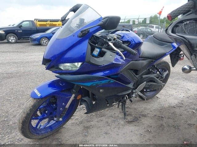 2024 YAMAHA YZFR3 A 2
