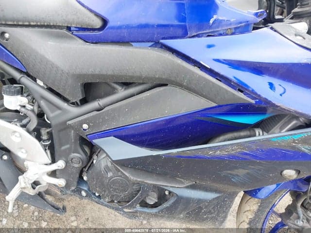 2024 YAMAHA YZFR3 A 8