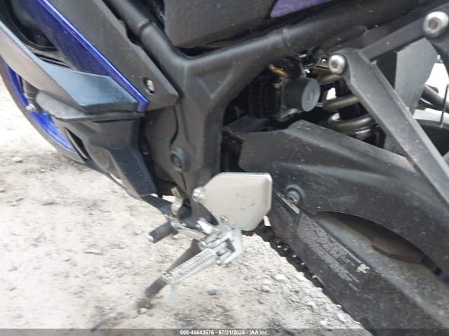 2024 YAMAHA YZFR3 A 9