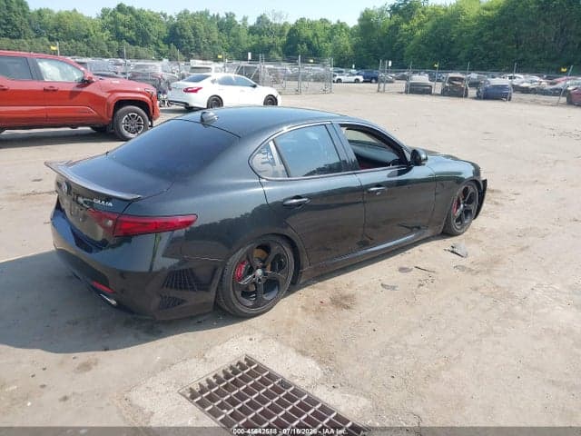 2017 ALFA ROMEO GIULIA RWD 4