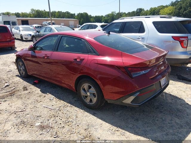 2025 HYUNDAI ELANTRA SE 3