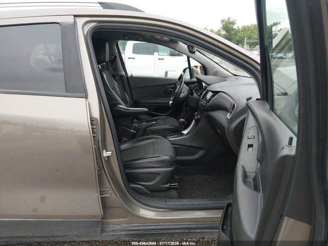 2021 CHEVROLET TRAX AWD LT 5