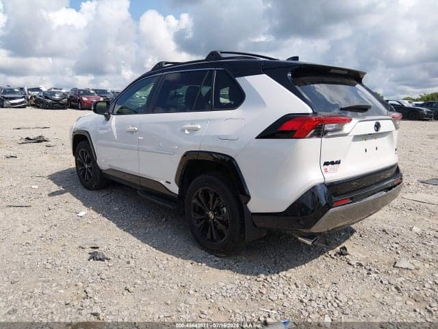 2025 TOYOTA RAV4 HYBRID XSE 3