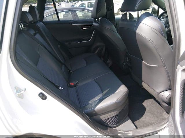 2025 TOYOTA RAV4 HYBRID XSE 8