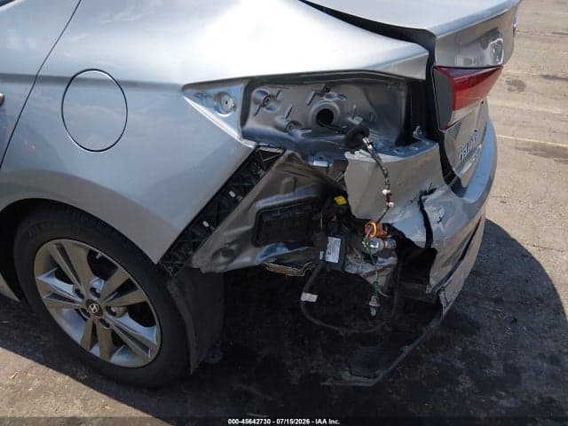 2017 HYUNDAI ELANTRA SE 6