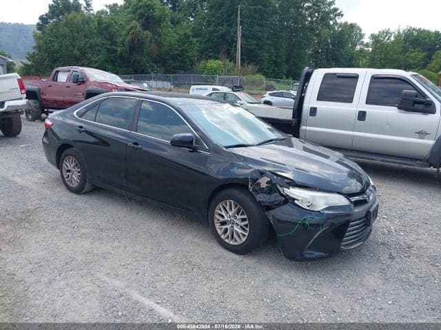 2017 TOYOTA CAMRY LE - 1