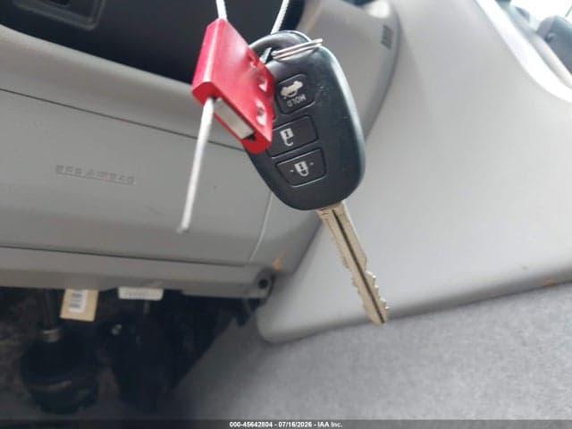 2017 TOYOTA CAMRY LE 11