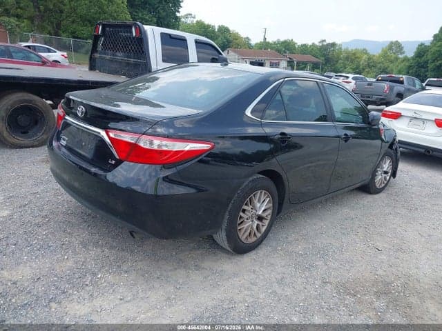 2017 TOYOTA CAMRY LE 4